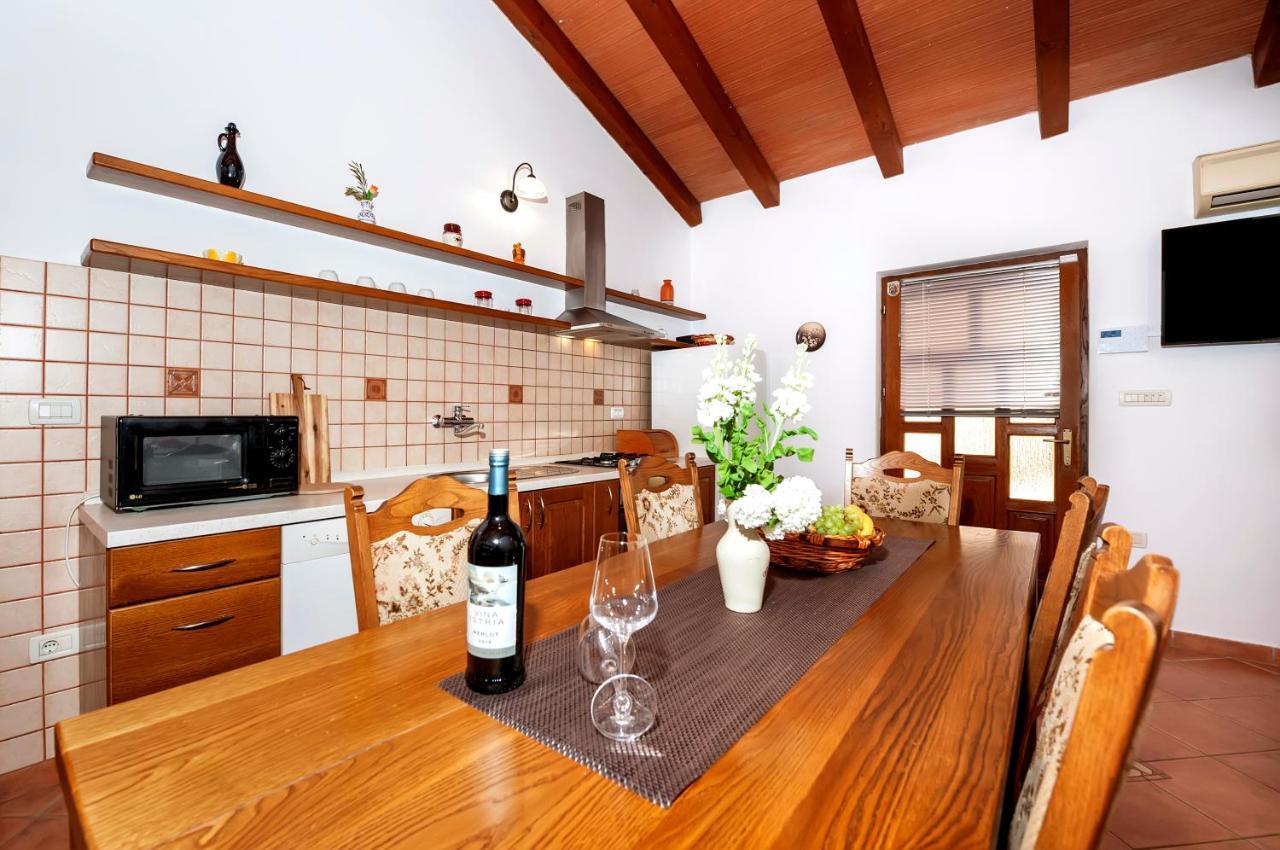 House Ulika Appartement Bale Buitenkant foto